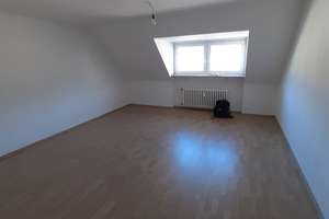 Wunderbare DG-Wohnung mit EBK =VIDEO=