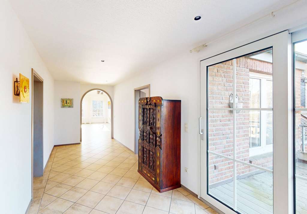 Immobilie in Rees - Maisonette-Wohnung, 4 Zimmer
-Luftige Wohnwelt mit Perspektive - Bild 2