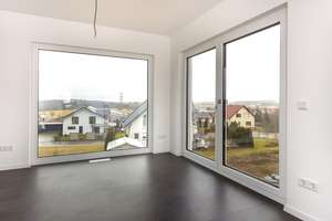 Exklusiver Neubaukomfort A+  Baujahr 2023 • mit ELW • direkt am Ortsrand – Die vollständige Adresse der Immobilie erhältst du vom Anbieter., 72534 Hayingen – Vorschaubild 3