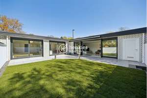Modernes Wohnen im stilvollen Bungalow