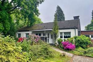 Familienglück im Grünen - viel Platz zum Leben und Wachsen in Bestlage