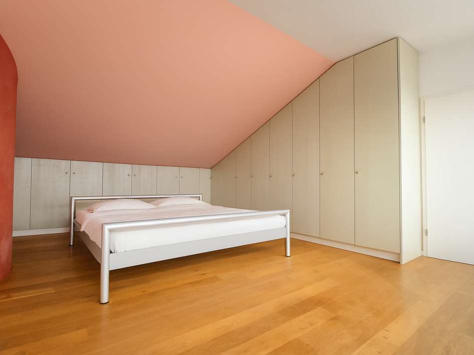 Schlafzimmer mit Blick in die 