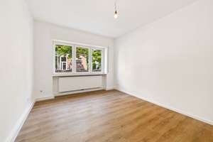 Frisch renovierte und großzügige 2-Zimmer-Wohnung - sofort bezugsfähig in zentraler Lage – Die vollständige Adresse der Immobilie erhältst du vom Anbieter., 76437 Rastatt – Vorschaubild 4