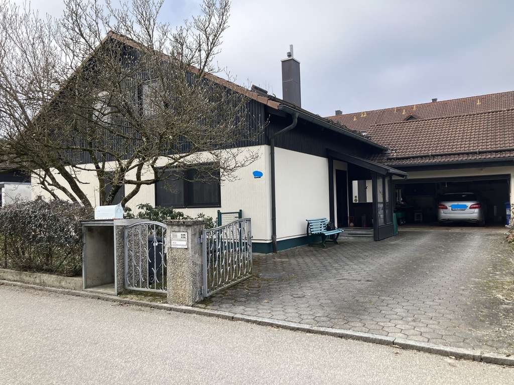 Immobilie in Haag in Oberbayern - Schönes großes Grundstück mit Altbestand - Bild 0