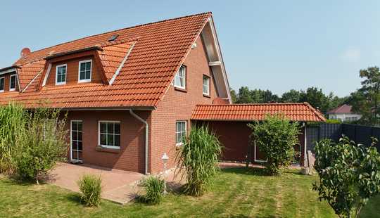 Bild von Doppelhaushälfte mit Doppelcarport/Nebengebäude in ruhigem Wohngebiet - Bad und Heizung neu