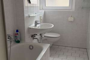 Gut geschnittene 3-Zimmer-Wohnung mit sehr guter Lichtdurchflutung – Namslaustrasse 39, 13507 Tegel, Berlin – Vorschaubild 9