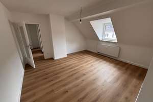 Sanierte Dachgeschoss-Wohnung +  Nutzfläche im Spitzboden in Rüttenscheid – Wusthoffstraße 11, 45131 Rüttenscheid, Essen – Vorschaubild 8