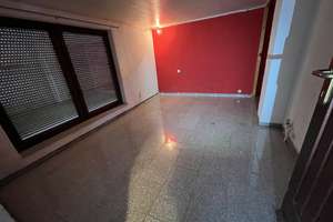 In schöner Ortsrand-/ Aussichtslage: Gepfl. EFH, u. a. mit Wintergarten, Kaminofen, Fußbodenheizung – Alte Weinstraße 33, 98554 Benshausen – Vorschaubild 72