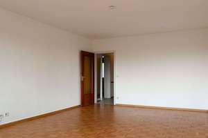 SOFORT BEZUGSFREI: Große 2-Zimmer-Wohnung mit Loggia & TG-Stellplatz in zentralster Lage Heidelbergs – Die vollständige Adresse der Immobilie erhältst du vom Anbieter., 69115 Weststadt, Heidelberg – Vorschaubild 5