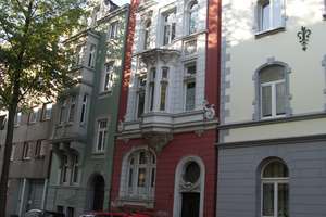 schöne, helle Altbauwohnung