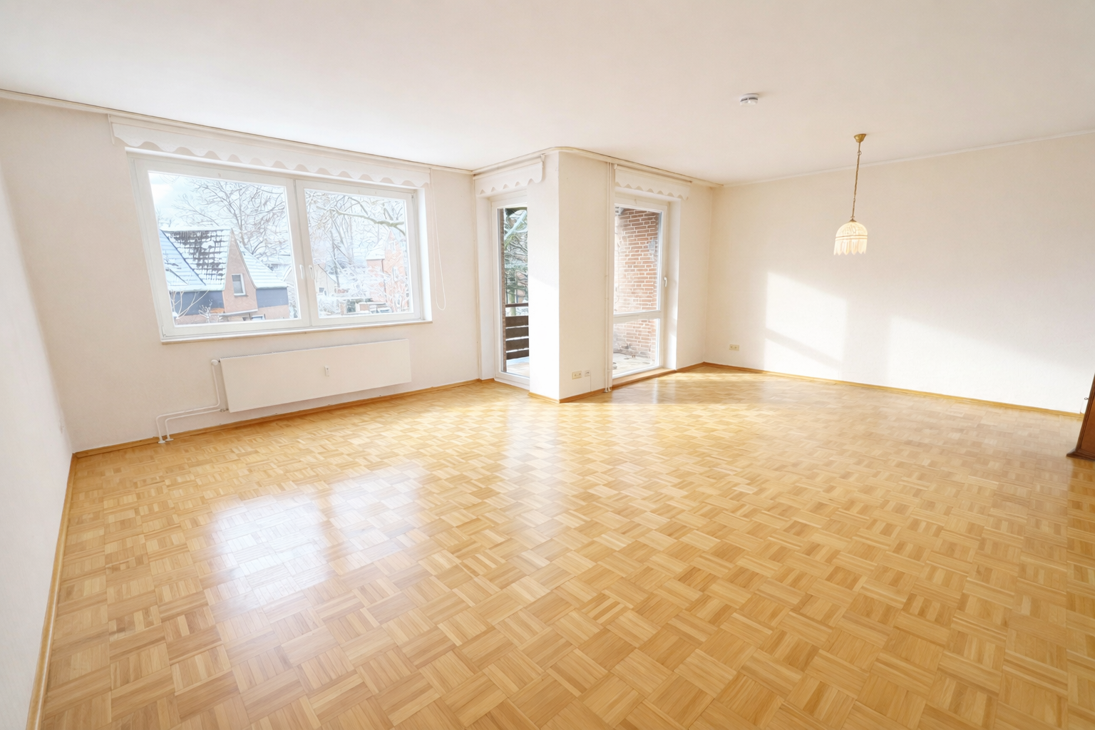 TOP LAGE in AHRENSBURG! Großzügige 2-Zimmer-Wohnung mit Süd-Loggia, Stormarn Kreis – Bild 4