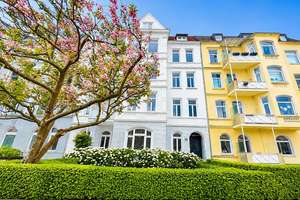 Lichtdurchflutete Altbauwohnung mit besonderem Wohnambiente – Die vollständige Adresse der Immobilie erhältst du vom Anbieter., 24105 Blücherplatz, Kiel – Vorschaubild 2