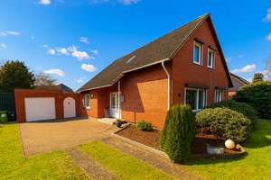 Charmantes Einfamilienhaus in zentrumsnaher Lage der Domstadt Meldorf!!! – Die vollständige Adresse der Immobilie erhältst du vom Anbieter., 25704 Meldorf – Vorschaubild 1