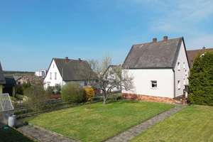 Platz zum Leben, Raum zum Wachsen – Haus mit Potenzial in Weiden-Rehbühl – Die vollständige Adresse der Immobilie erhältst du vom Anbieter., 92637 Rehbühl, Weiden in der Oberpfalz – Vorschaubild 3