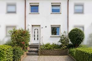 Wohnen im Herzen von Essen: Reihenmittelhaus mit Garten für kreative Familien!