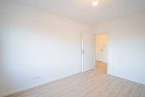 FRISCH SANIERT: Schöne 2-Zimmer-Wohnung mit BALKON und EBK im Zentrum von Schnelsen – Frohmestraße 46, 22457 Schnelsen, Hamburg – Vorschaubild 4