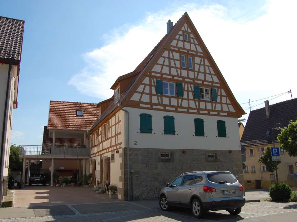 Gebäude und Hof