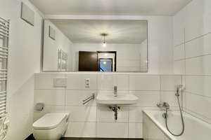 Großzügige Dachgeschoss-Maisonette-Galerie-Wohnung mit 4 Zimmer / 2 Balkone / renovierungsbedürftig – Robert-Stolz-Str. 13, 40470 Mörsenbroich, Düsseldorf – Vorschaubild 19