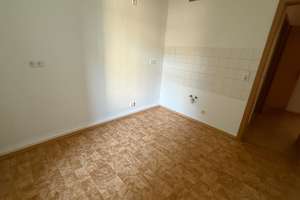 Frei ab sofort ! Küche mit Balkonzugang / Laminat / Bad mit Wanne  u.v.m. – Fürstenstraße 62, 9130 Sonnenberg, Chemnitz – Vorschaubild 9