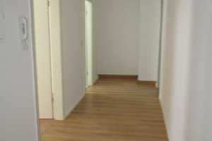 DG / LAMINAT / Bad mit Fenster / wg-gerecht ** – Fröbelstraße 4, 9126 Chemnitz – Vorschaubild 4