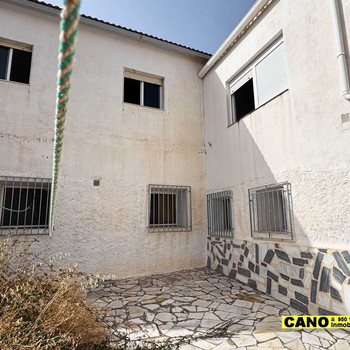 Haus in Tahal mit 9 Zimmern