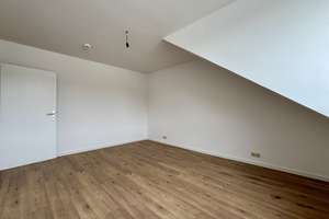 Attraktive Dachgeschosswohnung mit viel Raum und Balkon in zentraler Lage – Rethelstraße 155, 40237 Düsseltal, Düsseldorf – Vorschaubild 5