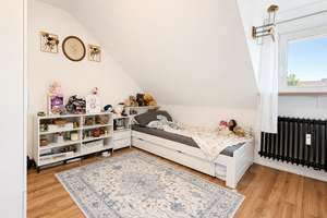 Vermietete 4 Zimmer Dachgeschosswohnung in gefragter Lage von Stuttgart - Zuffenhausen – Die vollständige Adresse der Immobilie erhältst du vom Anbieter., 70435 Zuffenhausen-Hohenstein, Stuttgart – Vorschaubild 5
