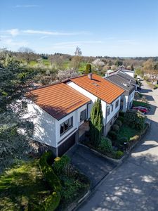 Großzügiges Einfamilienhaus mit Einliegerwohnung, XXL-Garten & viel Stellplatz
