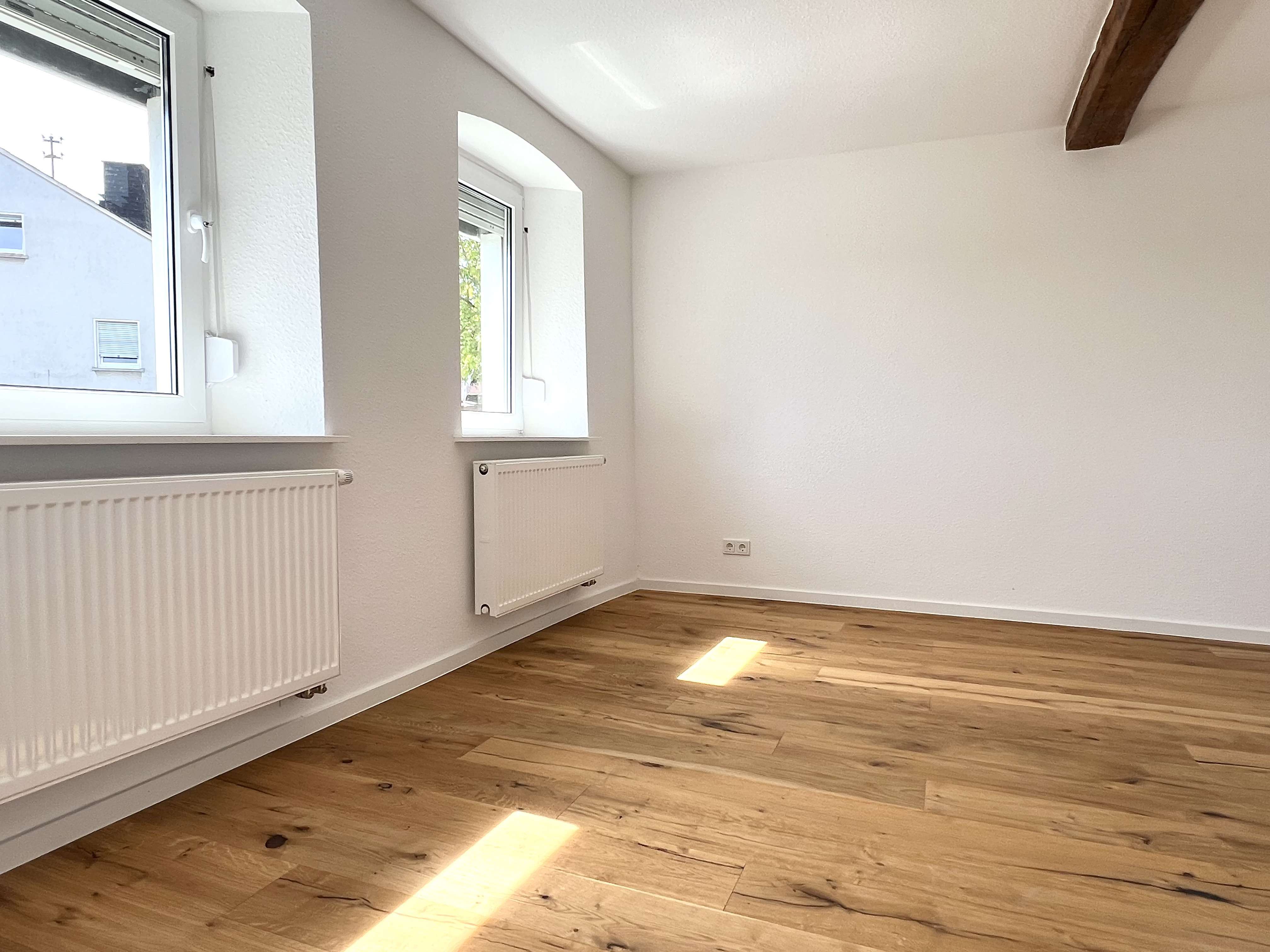 Immobilie in Oberbrombach - Modernisiertes EFH - Scheune / großes Grundstück / - Bild 1