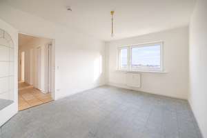 🏡 Jetzt Zuschlagen: Bezugsfreie, helle 3 Zimmer Wohnung im 5.OG mit Aufzug, West-Balkon & Weitblick – Die vollständige Adresse der Immobilie erhältst du vom Anbieter., 13591 Staaken, Berlin – Vorschaubild 3