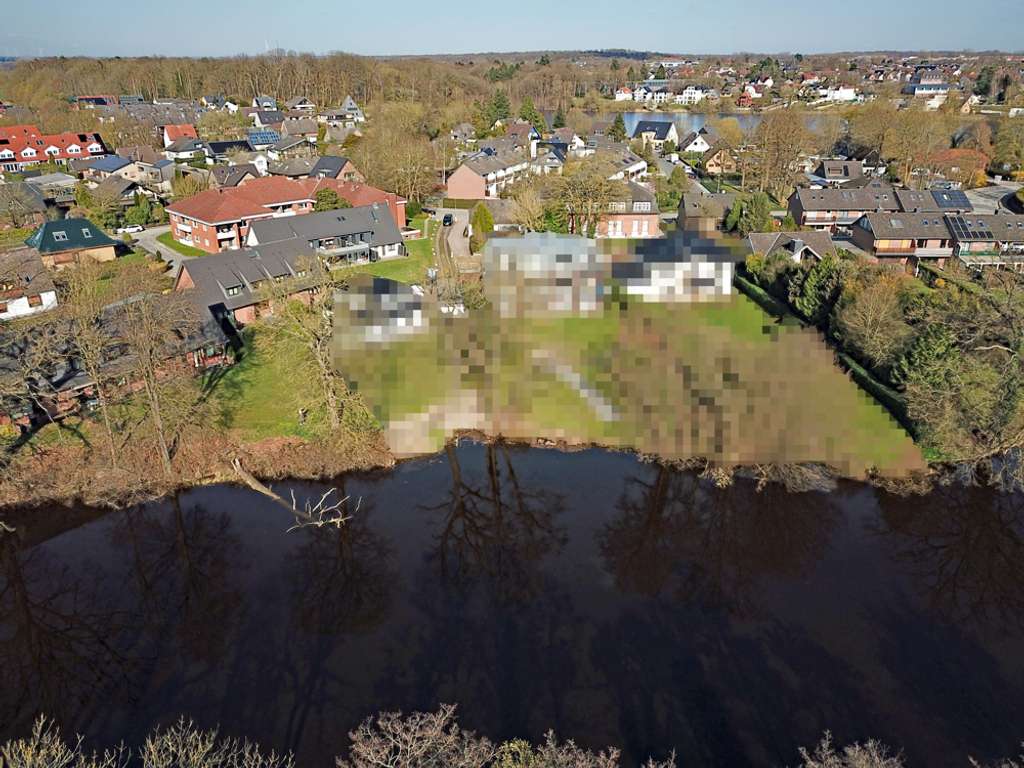 Immobilie in Reinfeld - Reinfeld - Traumlage direkt am schwarzen Teich - gepflegtes Ensemble aus 5 Eigentumswohnungen (vollv - Bild 4