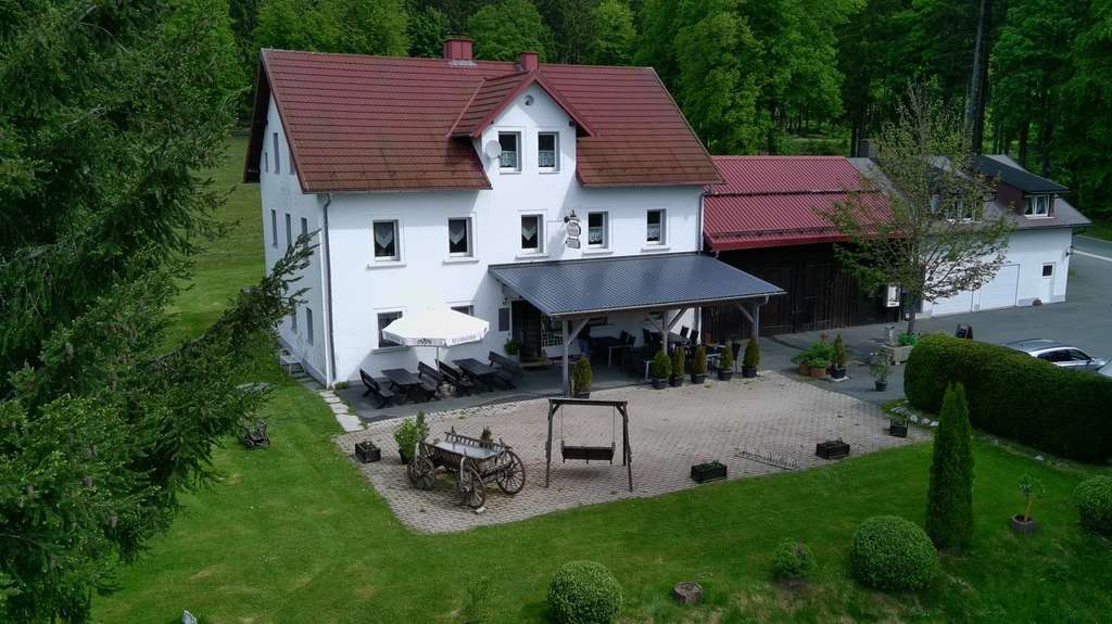Immobilie in Warmensteinach - Idyll im Fichtelgebirge mit umfangreichen Nutzungsmöglichkeiten - Bild 1