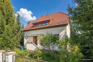 1930er-Charme trifft auf vielfältige Möglichkeiten – mit großzügigem Garten und Raum für Ideen