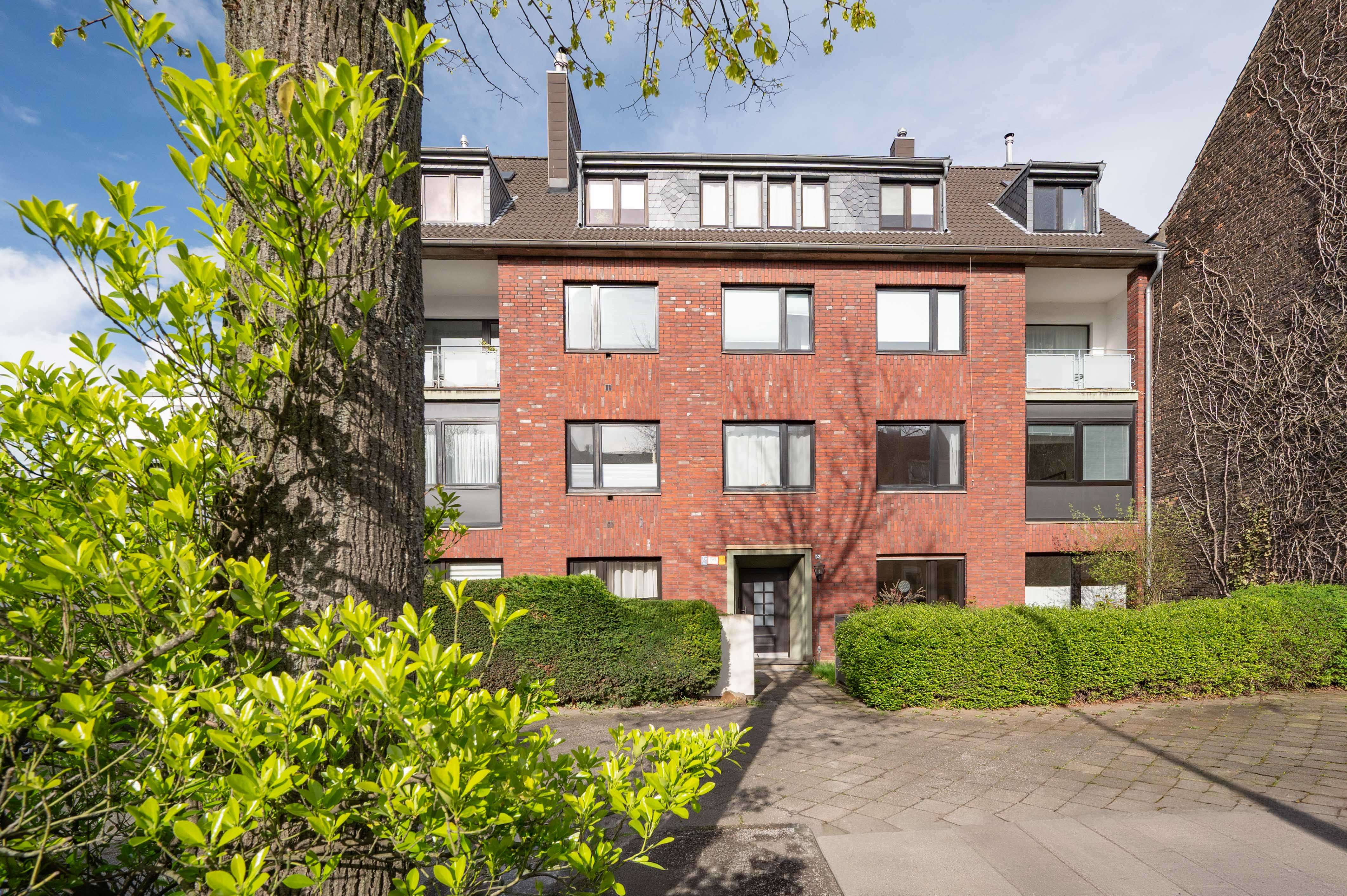 Dachgeschosswohnung mit Ausbaupotenzial & 45 m² Nutzfläche – Düsseldorf-Heerdt, Düsseldorf – Bild 2