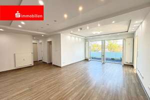 Modernisierte 4 Zimmer Wohnung mit zwei Balkonen und schöner Fernsicht