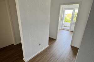 Erstbezug nach Komplettsanierung – 3-Zimmer-Wohnung mit 2 Balkonen und Garage – Schattenbergstraße 16, 75180 Pforzheim – Vorschaubild 5