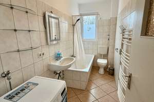 RENOVATED: IDYLLIC LOCATION AT THE BRITZ MANOR/CASTLE PARK: BALCONY WITH PARKING ! – Die vollständige Adresse der Immobilie erhältst du vom Anbieter., 12347 Britz, Berlin – Vorschaubild 13