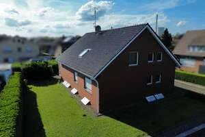 // Zuhause oder Vermietung? Warum nicht beides? Wohnhaus mit zwei WHG, Wintergarten, Loggia + Garage – Die vollständige Adresse der Immobilie erhältst du vom Anbieter., 32469 Petershagen – Vorschaubild 4