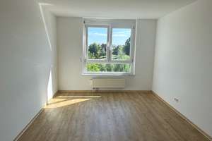 Tolles Reihenhaus mit viel Platz und Garten – Die vollständige Adresse der Immobilie erhältst du vom Anbieter., 71069 Sindelfingen – Vorschaubild 7