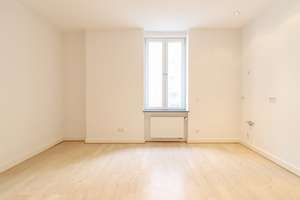 Lichtdurchflutete Wohnträume mit großzügigem Grundriss und elegantem Ambiente im Erdgeschoss – Frankenstraße 8, 65183 Westend / Bleichstraße, Wiesbaden – Vorschaubild 2