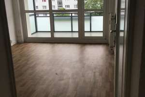 Gemütliche 3-Raumwohnung mit großem Balkon sucht neue Mieter*innen! – Jessener Str. 6, 1257 Leuben (Stadtteil), Dresden – Vorschaubild 3