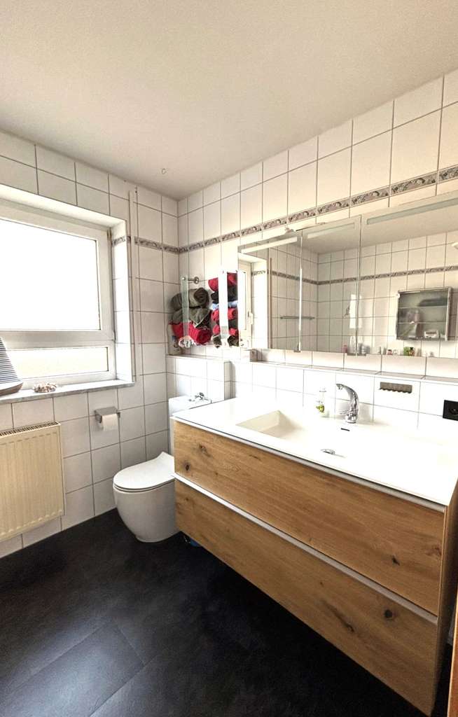 Immobilie in Leipheim - Hochwertige 4-Zimmer-Wohnung mit Balkon, Einbauküche & Stellplatz – modern & durchdacht - Bild 2