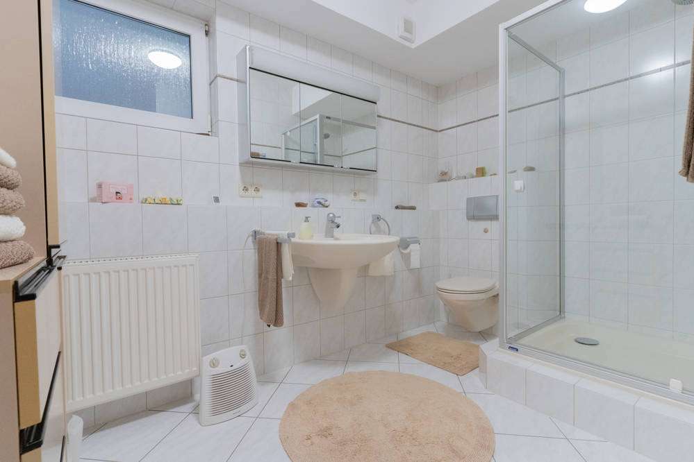 Immobilie in Hirschhorn - Wohnen an "der Perle des Neckartals"! Charmantes und sehr gepflegtes Zweifamilienhaus in Hirschhorn! - Bild 0