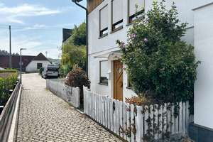 Kapitalanleger aufgepasst! Ruhig, Solide, Rentabel - Einfamilienhaus mit Einliegerwohnung – Die vollständige Adresse der Immobilie erhältst du vom Anbieter., 89537 Giengen an der Brenz – Vorschaubild 2