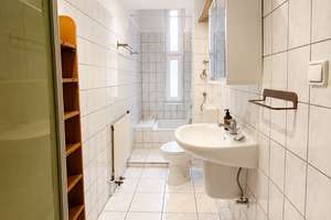 Altbauflair im 4. Obergeschoss – mit Balkon, Stuck und Dielen – Emser Str. 100, 12051 Neukölln (Ortsteil), Berlin – Vorschaubild 8
