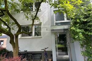 Köln - Sülz: Bezugsfreie, moderne 2-Zimmer-Wohnung mit Aufzug direkt an weitläufigen Parkanlagen!