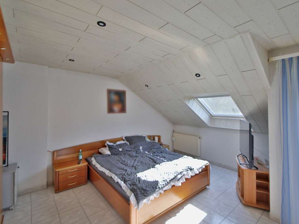 Schlafzimmer DG
