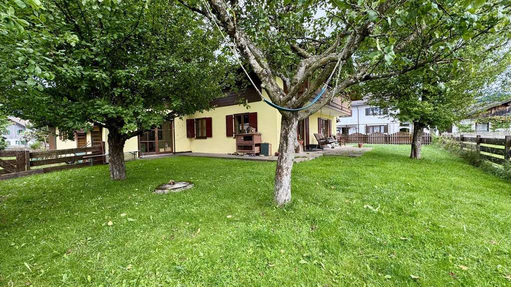 Immobilie in Saulgrub - Charmantes Einfamilienhaus in ruhiger, grüner Lage in Saulgrub-Altenau - Bild 2