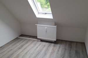 Geräumige 3ZKB Dachgeschosswohnung inkl. Einbauküche & Gartenmitbenutzung *Provisionsfrei* – Scheidter Str. 82, 66125 Stadtverband Saarbrücken (Kreis) – Vorschaubild 10
