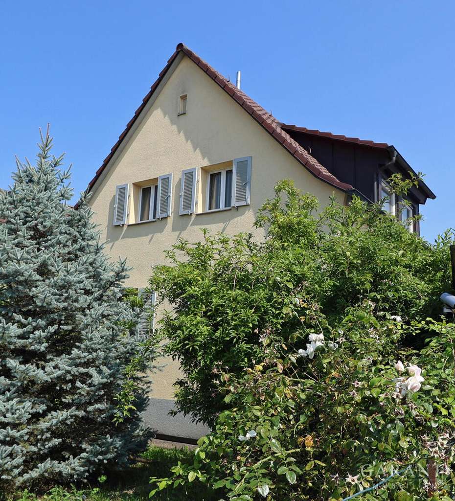 Dieses Haus in zentraler Lage von Nellingen möchte mit neuem Leben erfüllt werden!